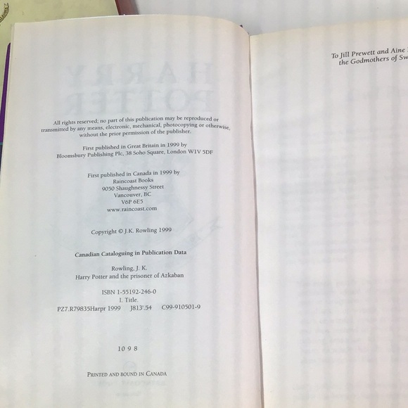 Harry Potter Deluxe Stationery Kit and Book Set - Picture 6 of 6